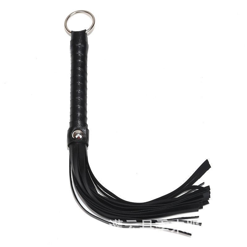 Sex Pleasuring Leather Whip - Image 4