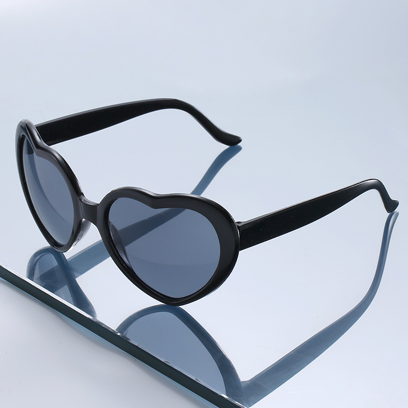 Women's Heart-shaped Trend Sunglasses
