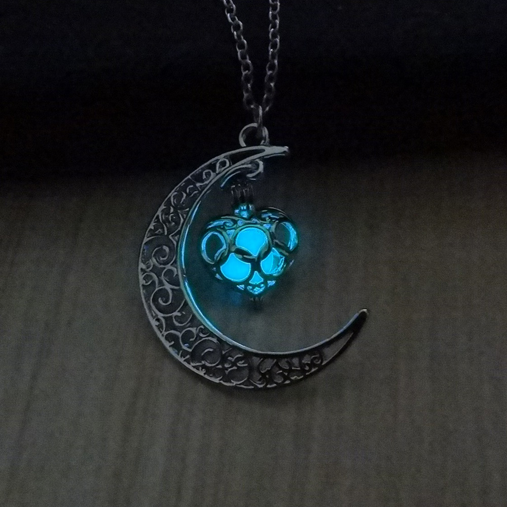 Silver Plated Glowing Pendant. - Image 8