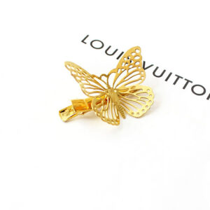 Butterfly hairpin side chuck