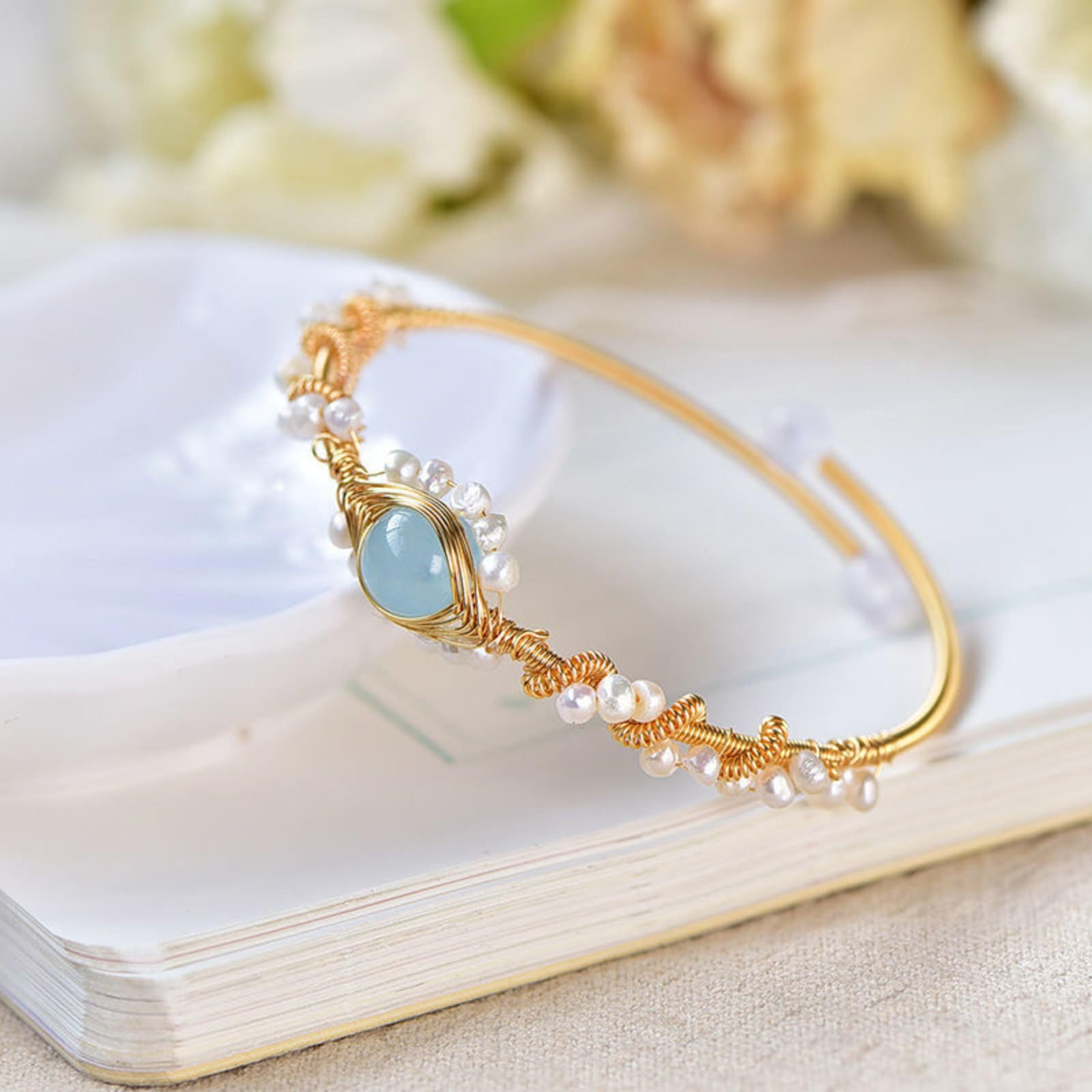 Vintage Style Pearl Bracelet For Women. - Image 3