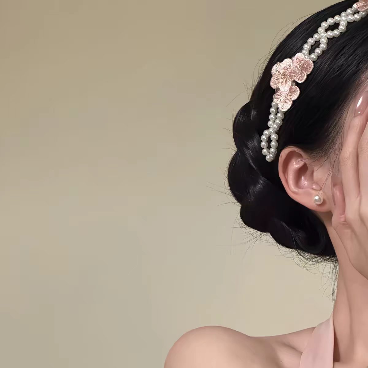 Womens' Floral Pearl Tassel Hair Chain - Image 5